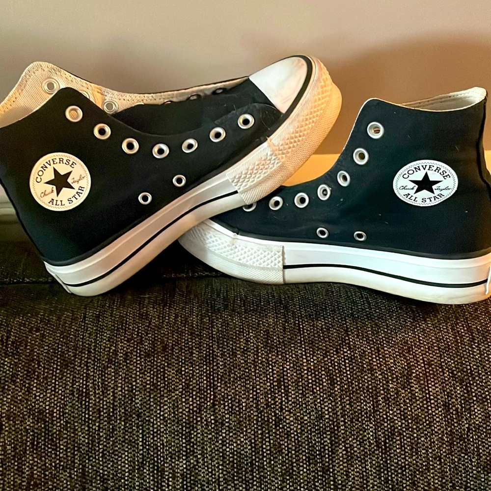 5 1/2 women’s platform Converse